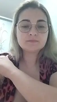 Snapshot of pussyCat_t chatting on 14, 5, 2026 pussyCat t online show from 14, 5, 2026