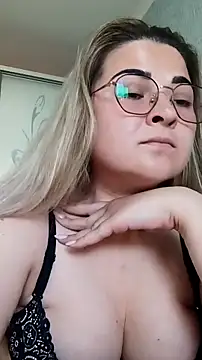 Snapshot of pussyCat_t chatting on 3, 5, 2026 pussyCat t online show from 3, 5, 2026