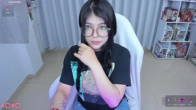 misshoneyxxx online show from 23, 4, 2026