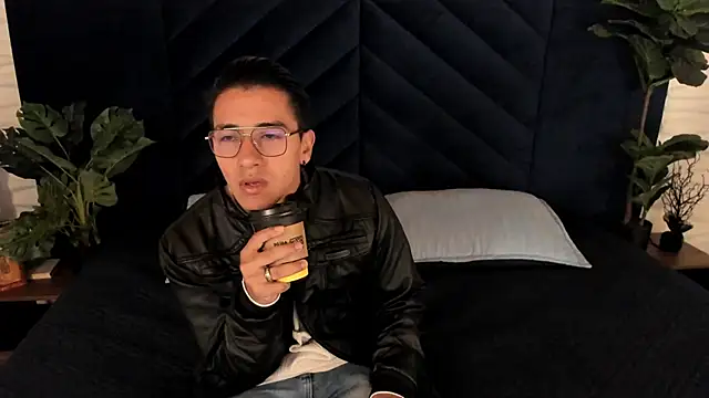 Andy Joy  online show from 8, 10, 2025