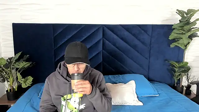 Andy Joy  online show from 7, 11, 2025