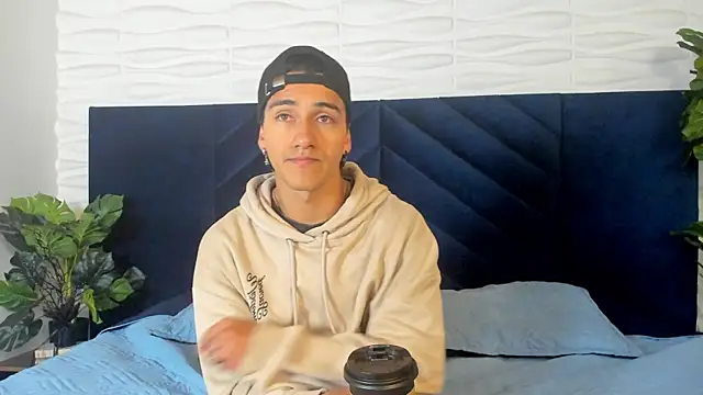 Andy Joy  online show from 6, 4, 2026