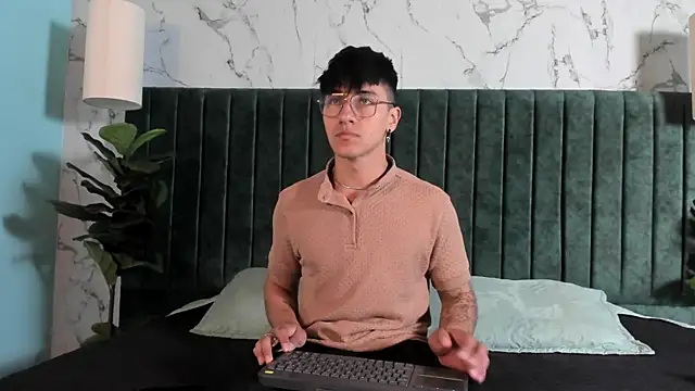 Andy Joy  online show from 31, 7, 2026