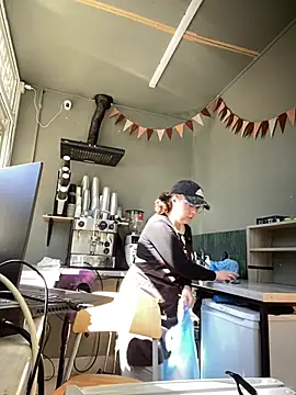 cinnabon  online show from 16, 7, 2026