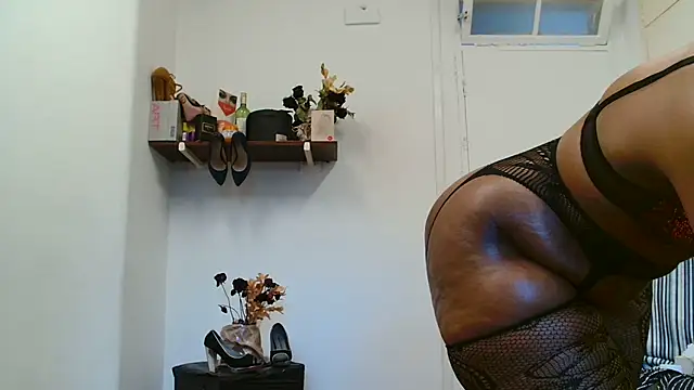 Snapshot of xTALLSEXYBUMx chatting on 16, 10, 2025 xTALLSEXYBUMx online show from 16, 10, 2025