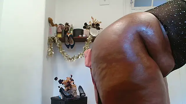 xTALLSEXYBUMx online show from 5, 12, 2025