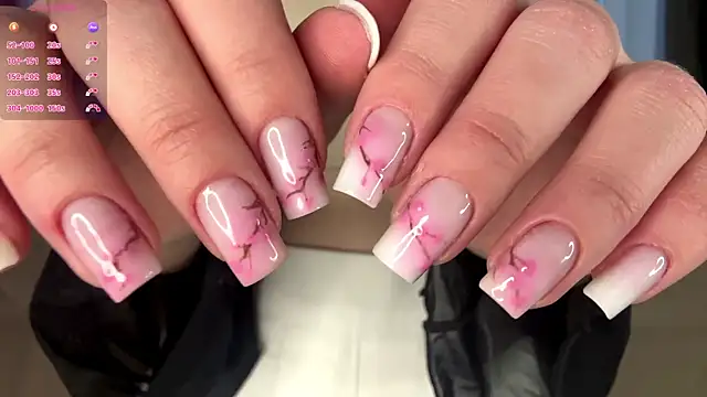 Snapshot of LindaFarmer chatting on 24, 11, 2025 LindaFarmer online show from 24, 11, 2025