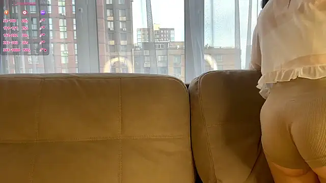 Snapshot of LindaFarmer chatting on 4, 11, 2025 LindaFarmer online show from 4, 11, 2025