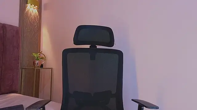 Emy leon online show from 11, 11, 2025