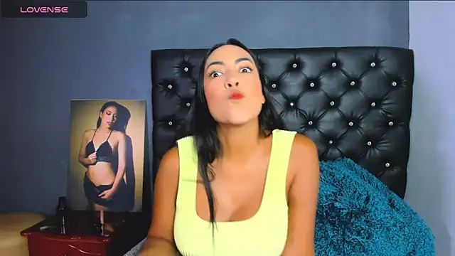 Snapshot of catalinamuss_ chatting on 11, 6, 2026 catalinamuss online show from 11, 6, 2026