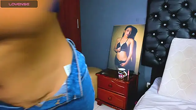 catalinamuss  online show from 5, 11, 2025