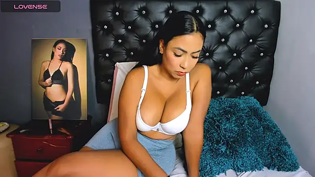 Snapshot of catalinamuss_ chatting on 12, 5, 2026 catalinamuss online show from 12, 5, 2026