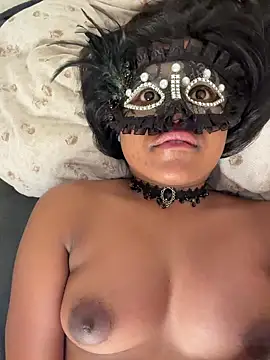 Bella Luna18 online show from 16, 12, 2025