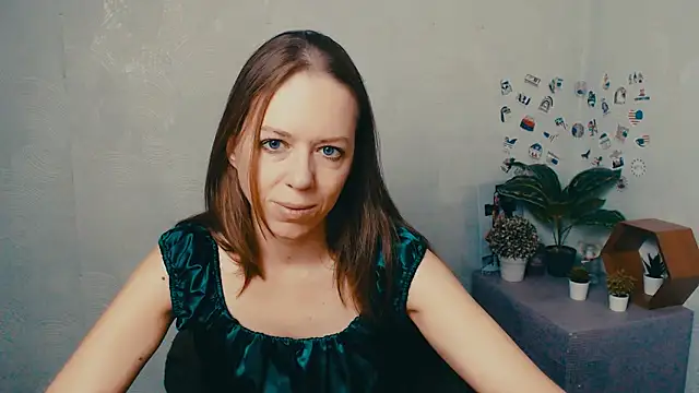 Snapshot of GloriaSi_ chatting on 14, 11, 2025 GloriaSi online show from 14, 11, 2025