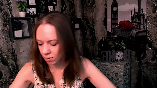 Snapshot of GloriaSi_ chatting on 1, 12, 2025 GloriaSi online show from 1, 12, 2025