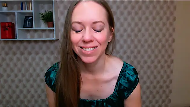 Snapshot of GloriaSi_ chatting on 17, 10, 2025 GloriaSi online show from 17, 10, 2025