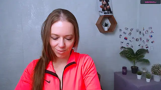 Snapshot of GloriaSi_ chatting on 28, 10, 2025 GloriaSi online show from 28, 10, 2025