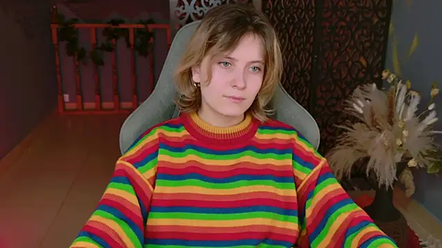 Snapshot of LolaAsmus chatting on 8, 2, 2025 LolaAsmus online show from 8, 2, 2025