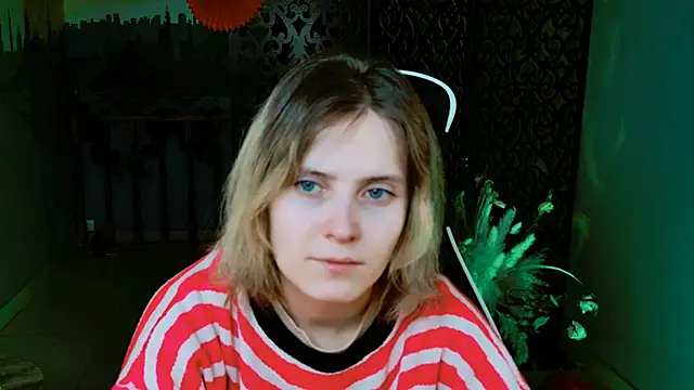 Snapshot of LolaAsmus chatting on 15, 2, 2025 LolaAsmus online show from 15, 2, 2025