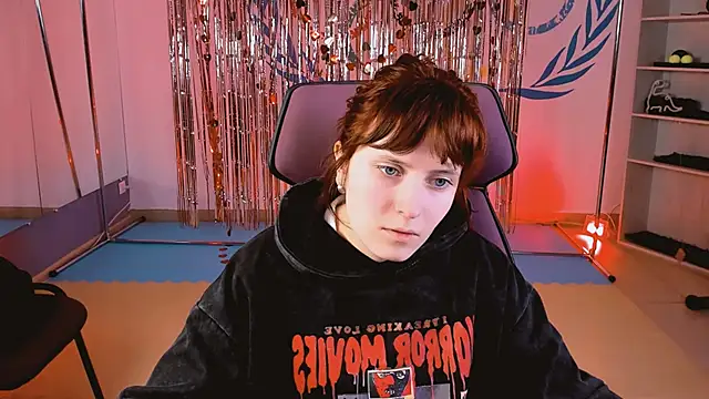 Snapshot of LolaAsmus chatting on 4, 3, 2025 LolaAsmus online show from 4, 3, 2025