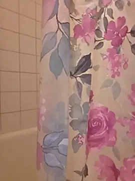 Snapshot of Jovende28 chatting on 24, 11, 2025 Jovende28 online show from 24, 11, 2025