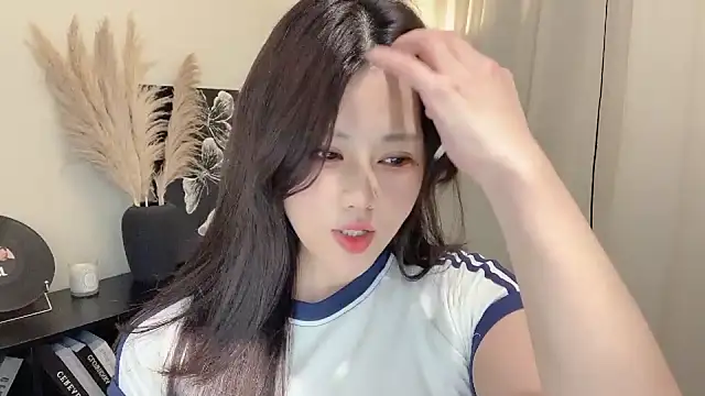Strawberrybabyy1 online show from 13, 3, 2025