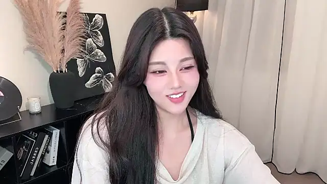 Strawberrybabyy1 online show from 4, 3, 2025