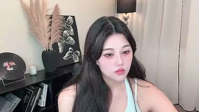 Strawberrybabyy1 online show from 2, 3, 2025