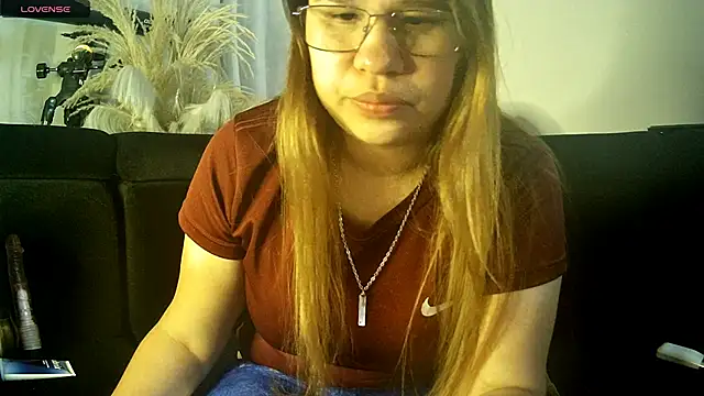 Snapshot of meichang452 chatting on 5, 3, 2026 meichang452 online show from 5, 3, 2026