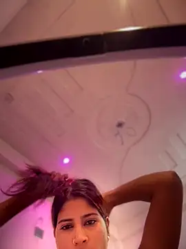 Snapshot of DiyAsingHh chatting on 14, 11, 2025 DiyAsingHh online show from 14, 11, 2025