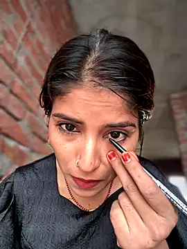 Snapshot of DiyAsingHh chatting on 6, 11, 2025 DiyAsingHh online show from 6, 11, 2025