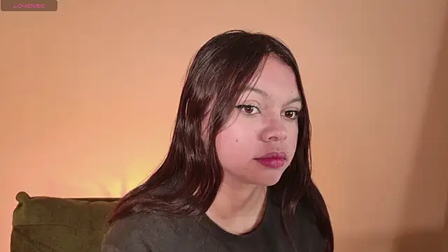 Snapshot of miaa_lux chatting on 5, 5, 2026 miaa lux online show from 5, 5, 2026
