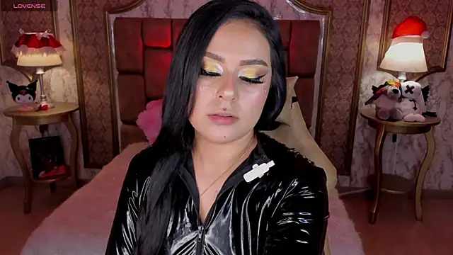 Snapshot of SoffiQueen chatting on 29, 11, 2025 SoffiQueen online show from 29, 11, 2025