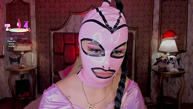 Snapshot of SoffiQueen chatting on 1, 12, 2025 SoffiQueen online show from 1, 12, 2025