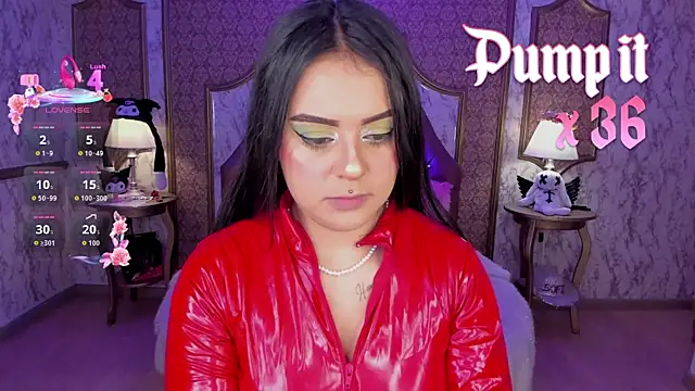 Snapshot of SoffiQueen chatting on 6, 5, 2026 SoffiQueen online show from 6, 5, 2026