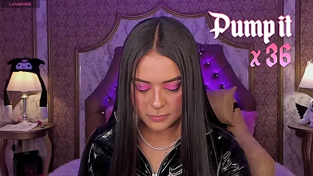 SoffiQueen online show from 25, 4, 2026