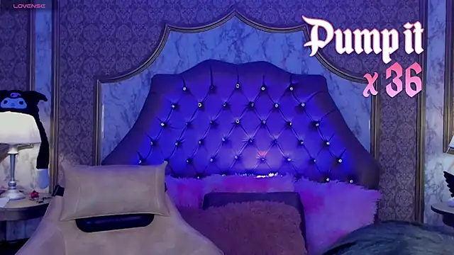 SoffiQueen online show from 22, 4, 2026