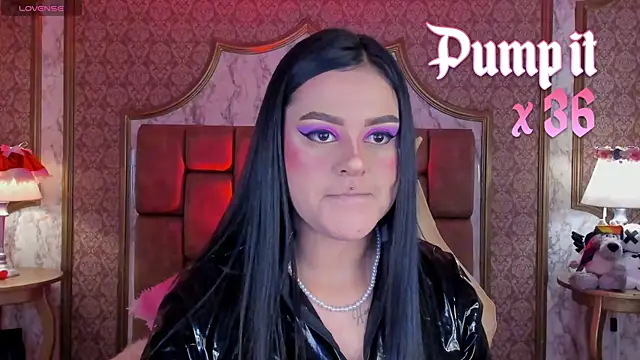 Snapshot of SoffiQueen chatting on 7, 11, 2025 SoffiQueen online show from 7, 11, 2025