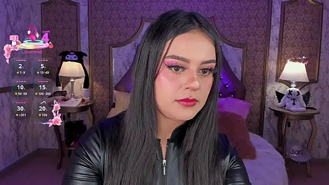 SoffiQueen online show from 23, 4, 2026