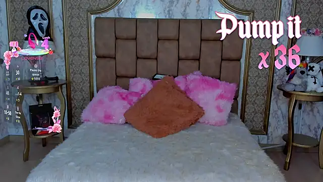 Snapshot of SoffiQueen chatting on 28, 10, 2025 SoffiQueen online show from 28, 10, 2025