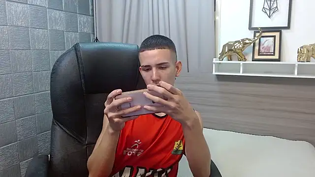 JackSwan18 online show from 14, 12, 2025