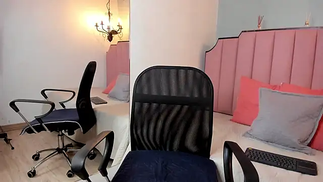 Snapshot of petty_effy chatting on 14, 11, 2025 petty effy online show from 14, 11, 2025