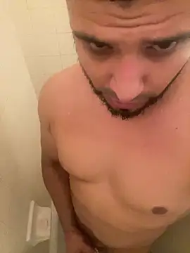 Insaneskillzz69 online show from 5, 5, 2026
