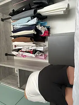 Mia Meow  online show from 21, 2, 2025