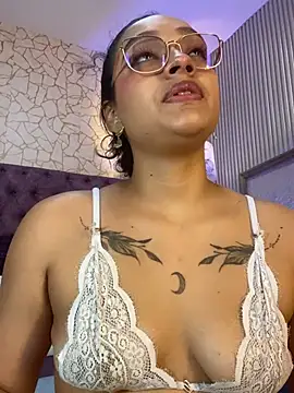 Snapshot of EMILYY_FOXY chatting on 9, 7, 2026 EMILYY FOXY online show from 9, 7, 2026