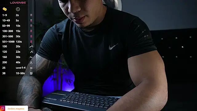Snapshot of jordan_mayers02 chatting on 8, 5, 2026 jordan mayers02 online show from 8, 5, 2026