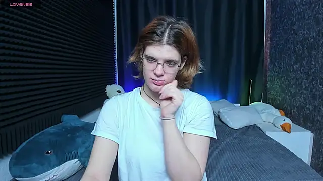 KIKI Krash online show from 15, 2, 2025