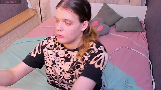 KIKI Krash online show from 15, 3, 2026