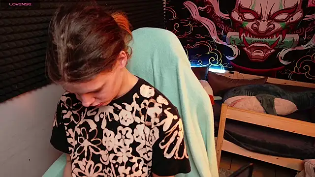 KIKI Krash online show from 6, 3, 2026