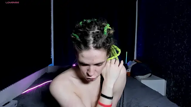 KIKI Krash online show from 5, 1, 2026